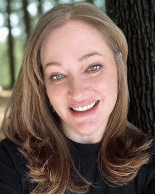 Photo of Kelly McGinnis, Clinical Social Work/Therapist, LCSW, MSW