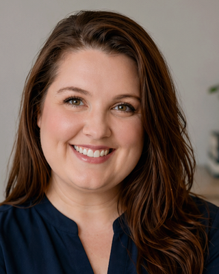 Photo of Janelle Rushton - Janelle Rushton / Relationship & Couples Therapist, Registered Psychotherapist (Qualifying), MA, BSc, RP
