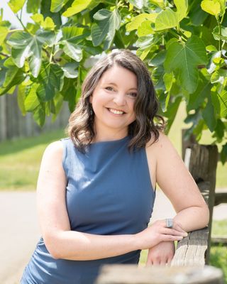 Photo of Claire Bemis, Clinical Social Work/Therapist, MSW, LCSW, LICSW