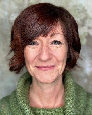 Photo of Julia M Graham, Psychotherapist, MSc, BACP