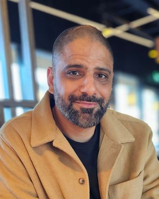 Photo of Anjum Naqvi, Psychotherapist, PhD, MBABCP