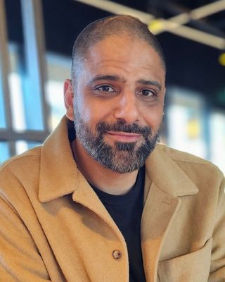 Photo of Anjum Naqvi, Psychotherapist, PhD, MBABCP