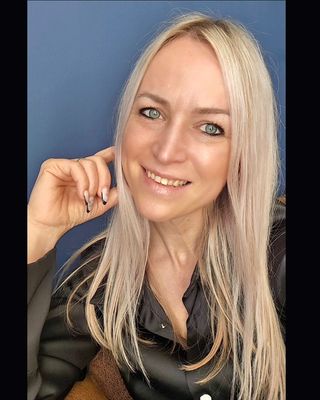 Photo of Gabriela Bucur, Psychotherapist, MIACP