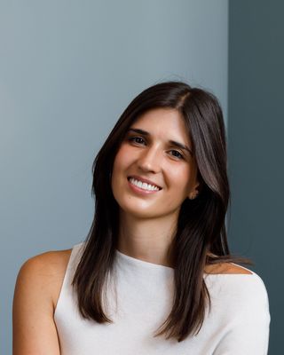 Photo of Dr Bee Maunick, Psychologist, PsychD, PsyBA General
