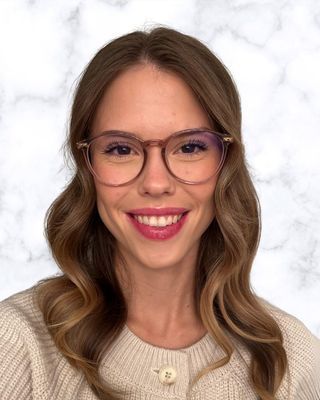 Photo of Olivia Eakins, Registered Psychotherapist (Qualifying), BA, MACP