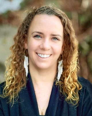Photo of Lizzie Miller - Wild and Rooted Therapy, Pre-Licensed Professional