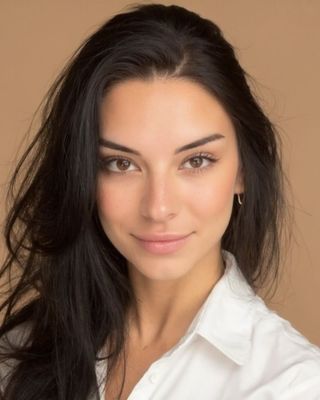 Photo of Dee Jacques, Registered Psychotherapist (Qualifying), BA, MACP, RP (Q)