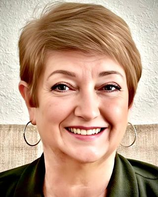 Photo of Kari Dossett, Clinical Social Work/Therapist, LCSW-S