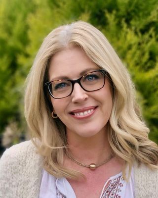 Photo of Lisa Murphy, Psychotherapist, MSc, MIACP