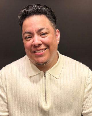 Photo of Niko De Leon, Marriage & Family Therapist, LMFT