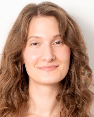 Photo of Alexandra Zibisow, Psychotherapist, MA