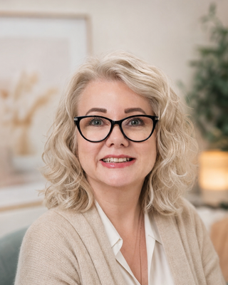 Photo of Leslie Ray, Clinical Social Work/Therapist, LCSW, MEd, CCTS I