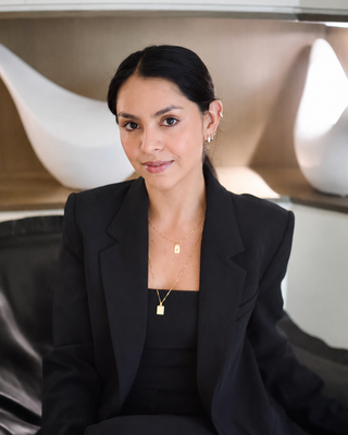 Photo of Juliana Buzzone, Registered Psychotherapist