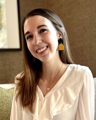 Photo of Olivia Carr, Marriage & Family Therapist, MA, LMFT, APCC