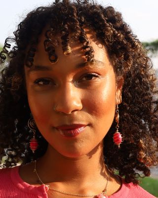 Photo of Aminah Bazzell-Smith, Pre-Licensed Professional