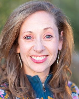 Photo of Robyn Broadus, Marriage & Family Therapist, MS, LMFT