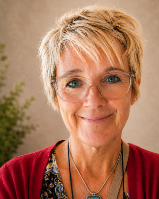 Photo of Claire Kelly, Counsellor, MBACP