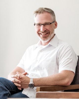 Photo of Kyle Lippert, Registered Psychotherapist, RP, BRE, MDiv