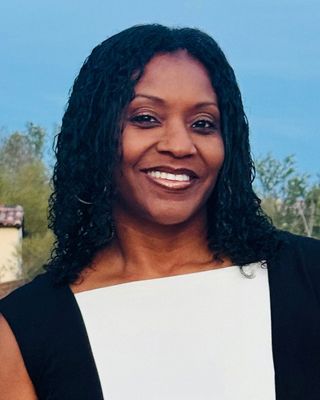 Photo of Traci Robinson, Psychiatric Nurse Practitioner, PMHNP-C, FNP-C