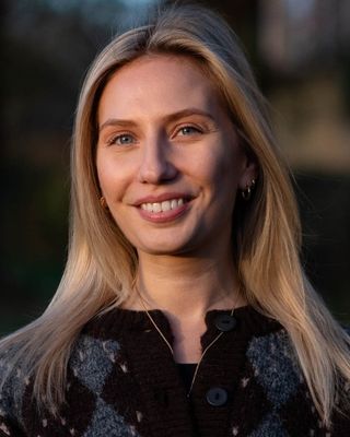 Photo of Nicole Busz, Psychotherapist, MBABCP
