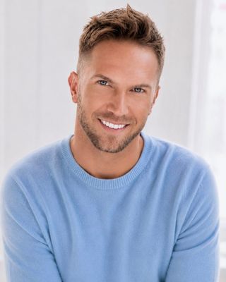 Photo of Alex Marshall, Counselor, LPC