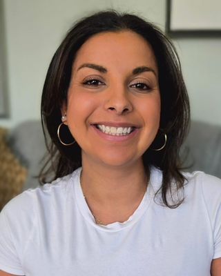 Photo of Cara Gomes, Clinical Social Work/Therapist, LICSW