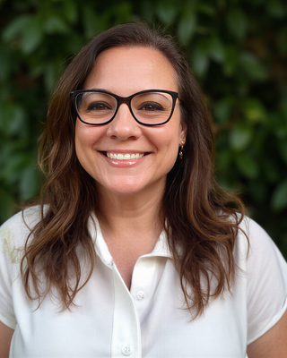 Photo of Danielle Mainardi, Psychiatric Nurse Practitioner, Anxiety, OCD, Mood