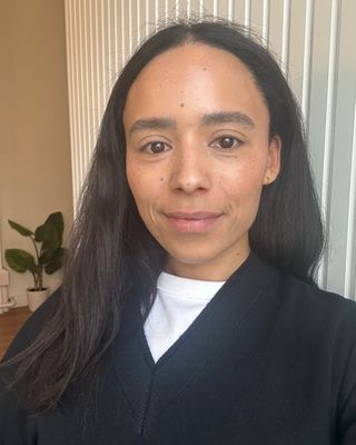 Photo of Shanelle McIntyre, Psychotherapist, MSc, MBACP Accred