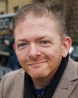 Photo of Lee Roberts, Counsellor, MBACP