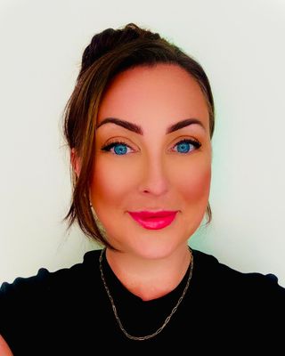 Photo of Brooke Holyk, Registered Psychotherapist, BHEcol, MACP