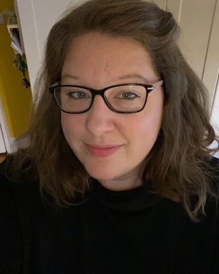Photo of Laura Storey, Psychotherapist, UKCP Trainee