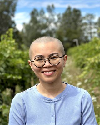 Photo of Leni Ngoc Tran, Psychologist, PhD