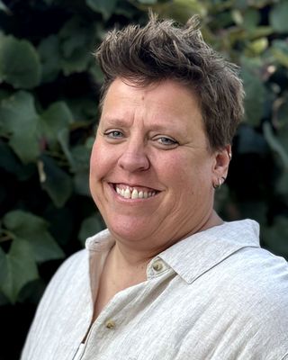 Photo of Lori Lund, Marriage & Family Therapist, MS, LMFT