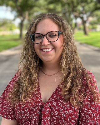 Photo of Holly Lemay, Pre-Licensed Professional, MA, PLPC