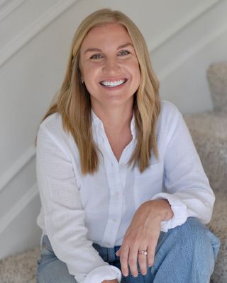 Photo of Dr. Elly Leavens, Psychologist, PhD, LP