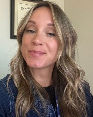 Ashley L Mohlhenrich profile photo