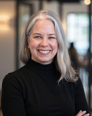 Photo of Erin McGarry, Clinical Social Work/Therapist, LCSW, BSN RN, OCN