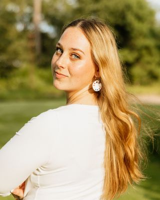 Photo of Shaye Mueller - Shaye Mueller: Trauma & PTSD Counselor, Licensed Professional Counselor, LPC, ATR, MA