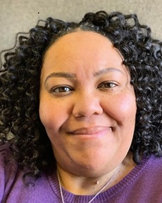 Photo of Roche Sisco, Clinical Social Work/Therapist