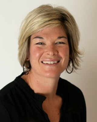 Photo of Lesley Dalzell, BScPsyc, MSW, RSW, Registered Social Worker