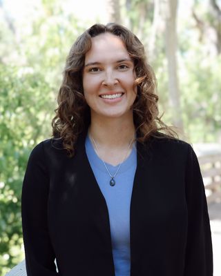 Photo of Eliza Perez, Registered Clinical Social Worker Intern, MSW, RCSWI