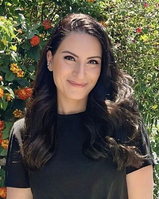 Photo of Hilary Noori, Marriage & Family Therapist, MA, LMFT