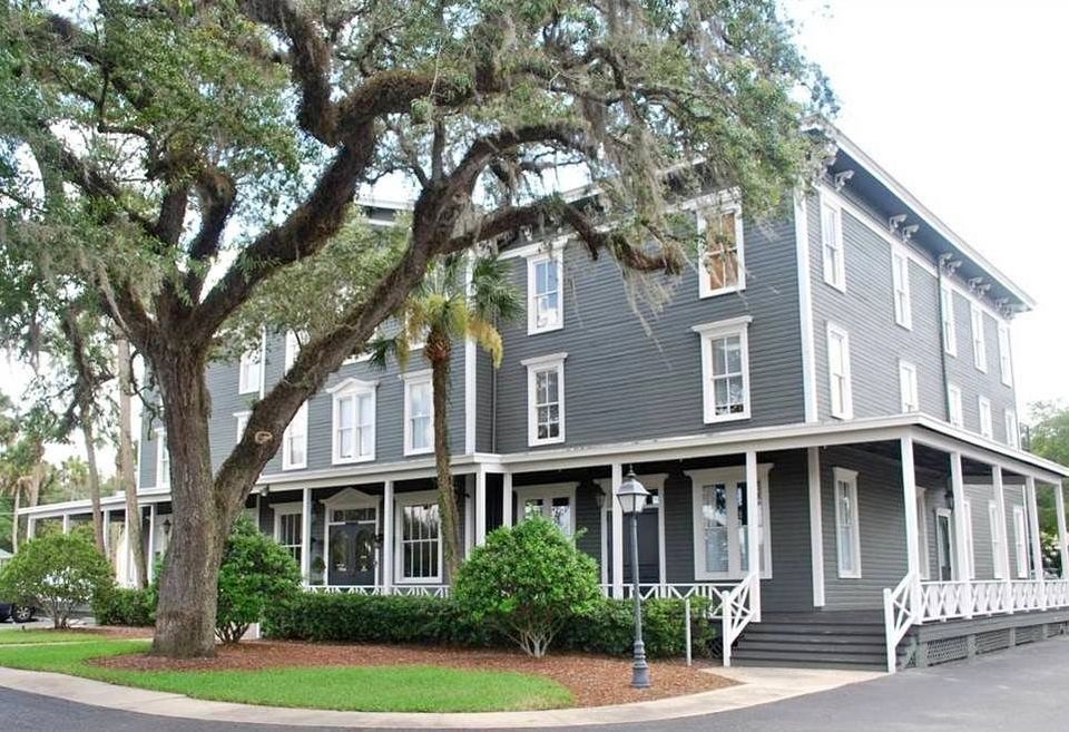 My office is located in the gorgeous Longwood Historic Office in the heart of downtown (just minutes from Altamonte, Winter Park, etc.)