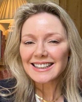 Photo of Dr Wendy Piatt, Psychotherapist, MBACP