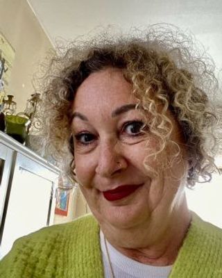 Photo of Dr. Victoria Fye, Psychologist, PhD, LCSW
