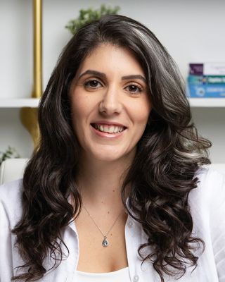 Photo of Rawda Tomoum, Counsellor, MS, RCC, CCC