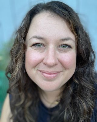 Photo of Angela Sanville, Marriage & Family Therapist Associate, MA, AMFT
