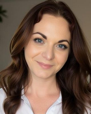 Photo of Dr. Julie Vinci, Marriage & Family Therapist, PhD, LMFT