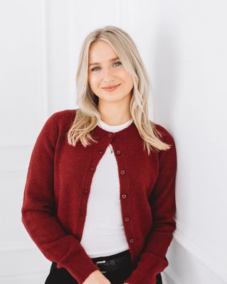 Photo of Kati Dobrei, Registered Psychotherapist (Qualifying), MFSc, MACP