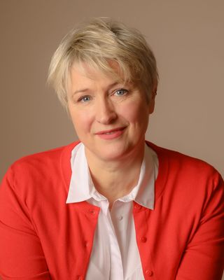 Photo of Rachel Lewis, Psychotherapist, DCounsPsych, MNCPS Acc.